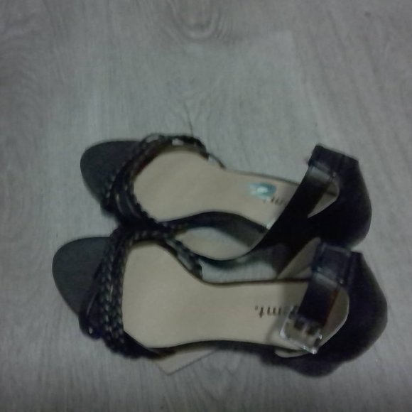 Whitmt Heels (White mountain) - Picture 4 of 4